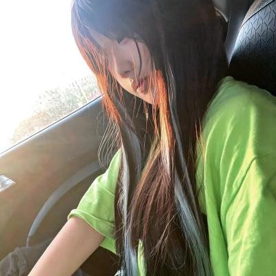 下山后我被美女包围了